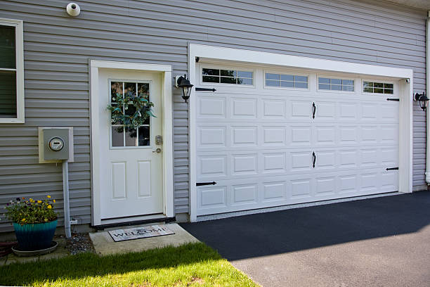 24/7 Emergency Garage Door Panel Replacement experts in Fountain County County, IN